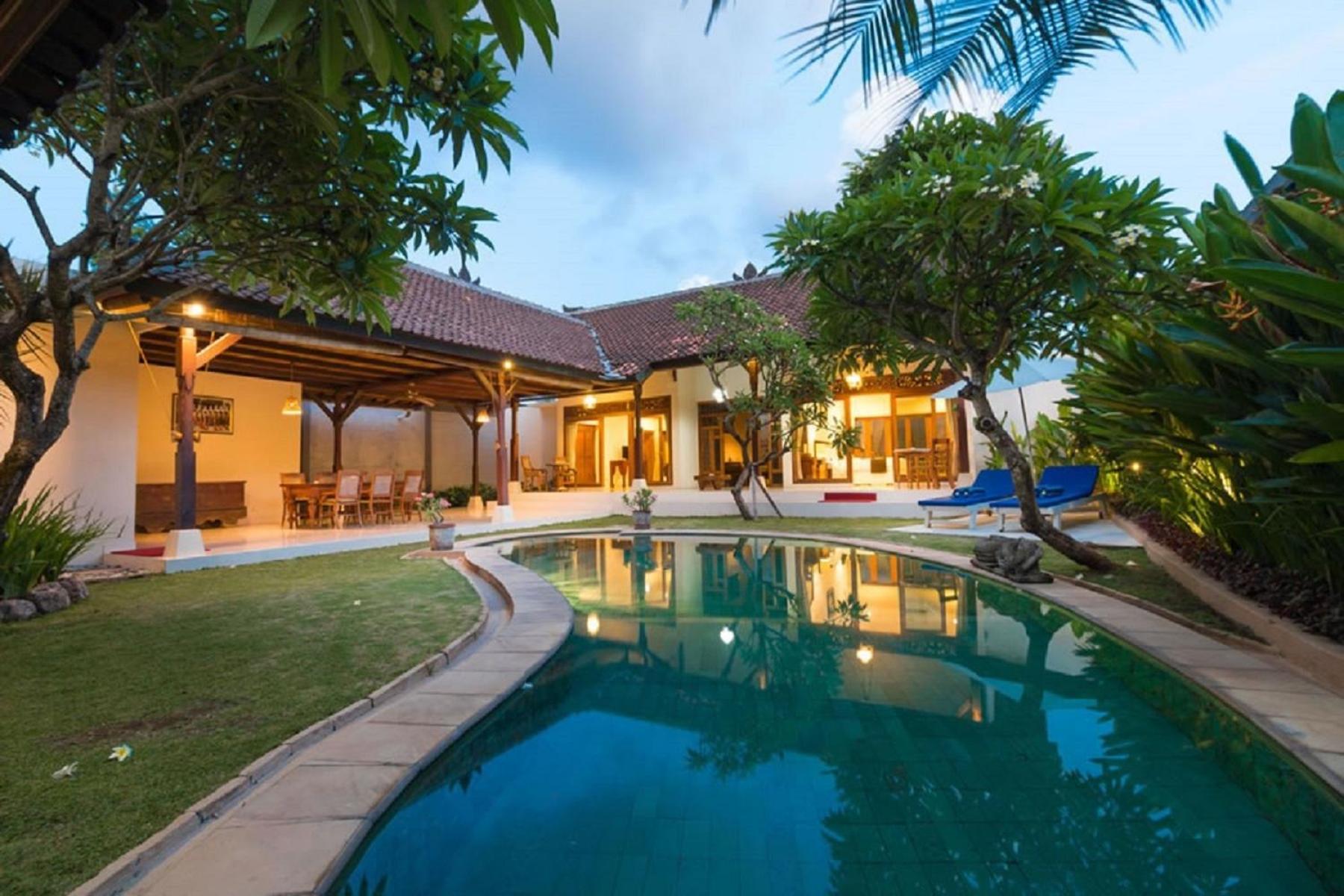 Bali Royal Heritage Villa Seminyak Exterior foto